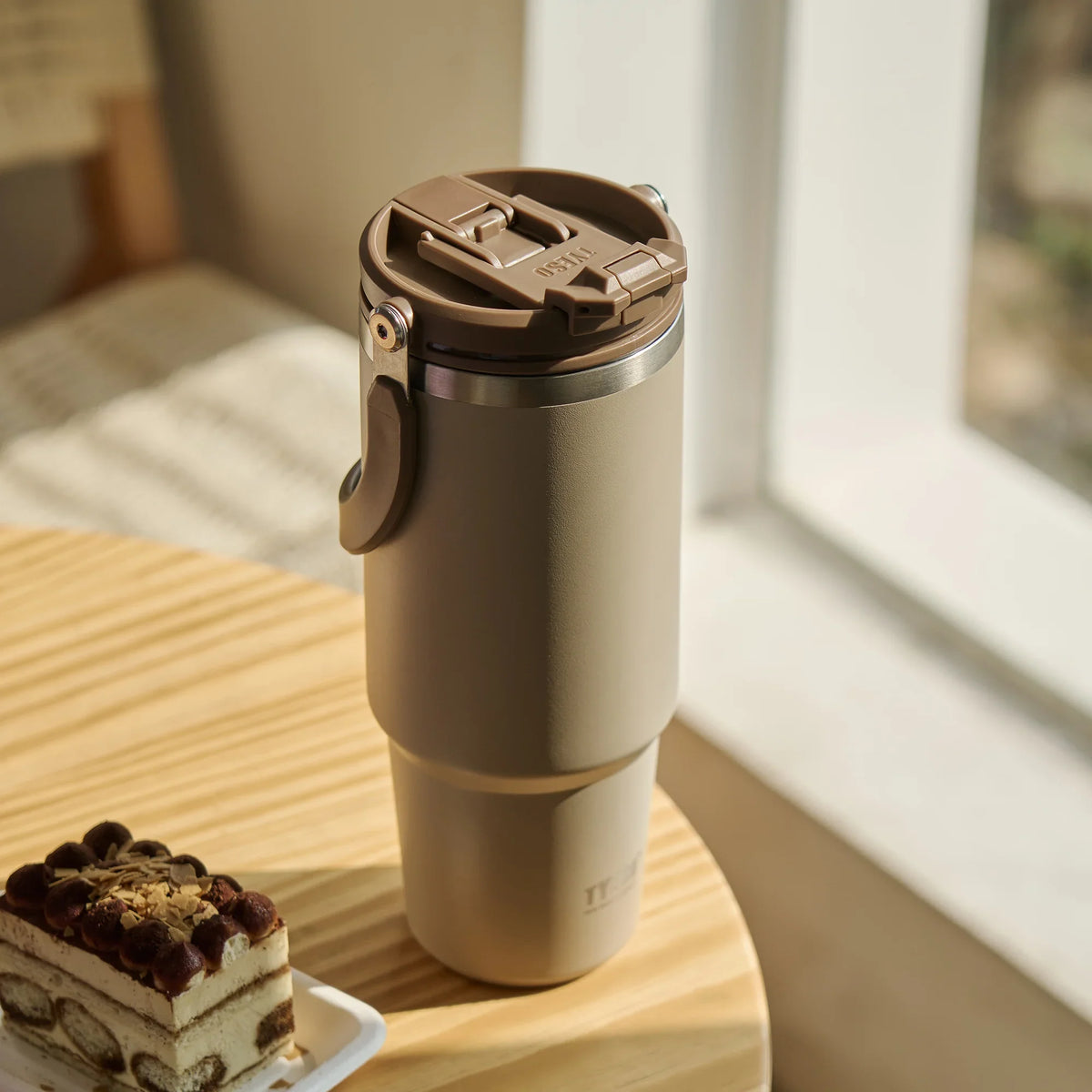 ROAM Tumbler 2.0 with Flip Straw & Sip Lid 900 ML 01-01024
